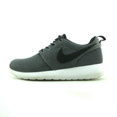 NIKE ROSHE ONE