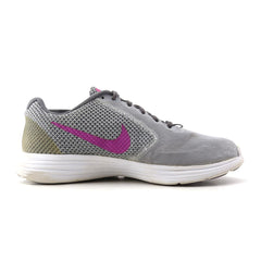 NIKE REVOLUTION 3