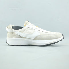 NIKE WAFFLE DEBUT