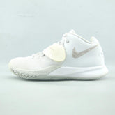 NIKE KYRIE FLYTRAP 3