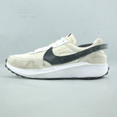 NIKE WAFFLE DEBUT