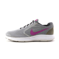 NIKE  REVOLUTION 3