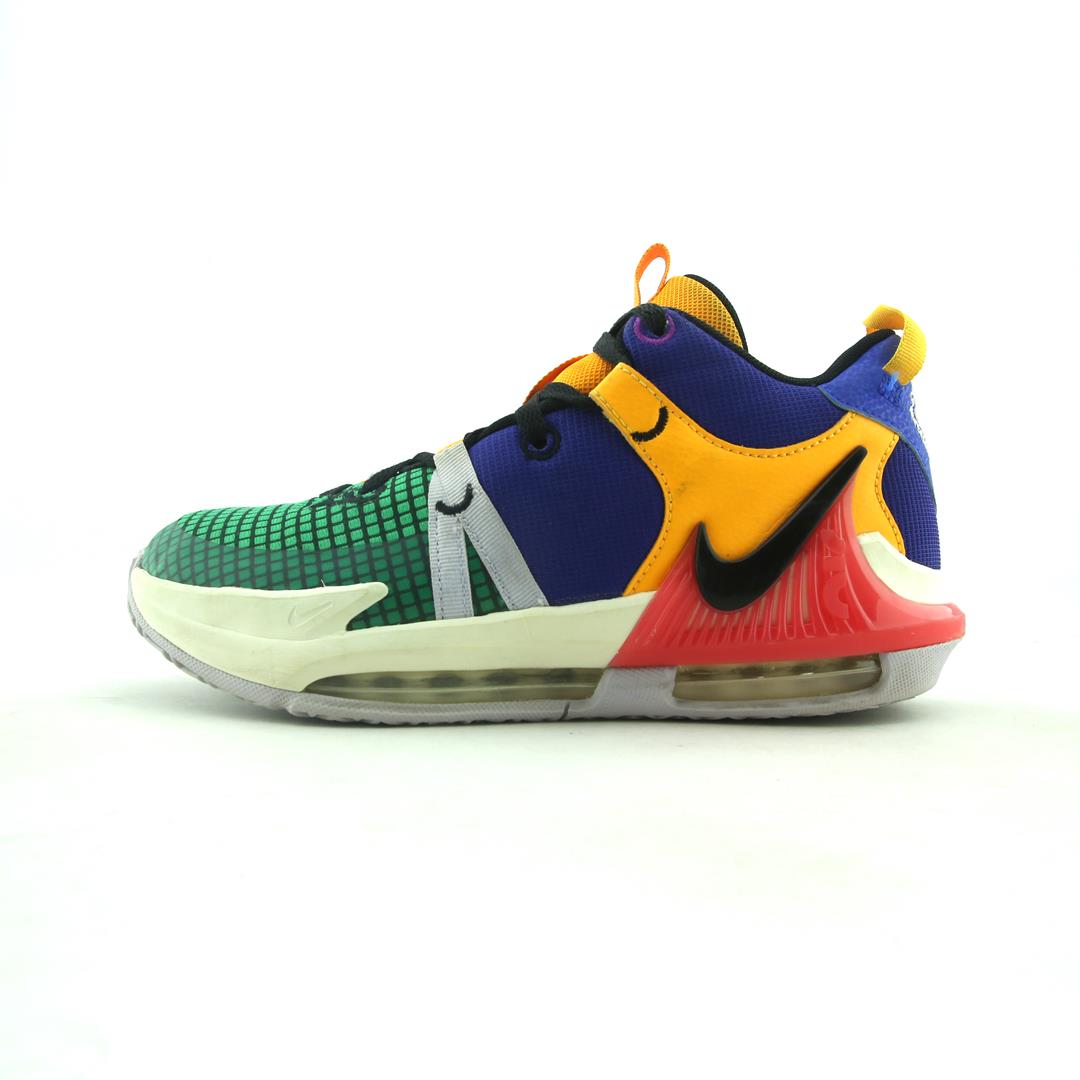 NIKE LEBRON WITNESS 7