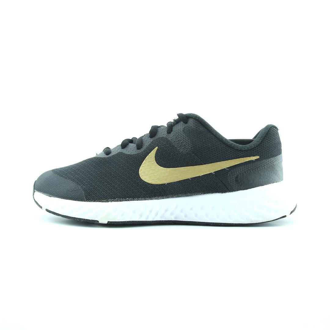NIKE  REVOLUTION 6