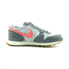 NIKE  INTERNATIONALIST