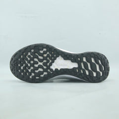 NIKE  REVOLUTION 6